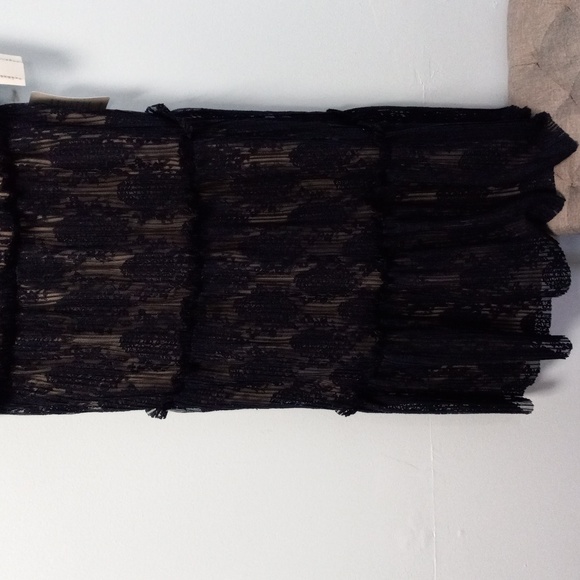 Dress - Picture 3 of 8